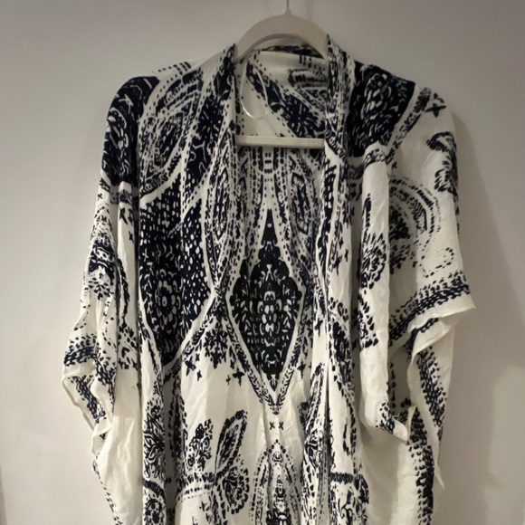 Cape one size fits all - Picture 2 of 8